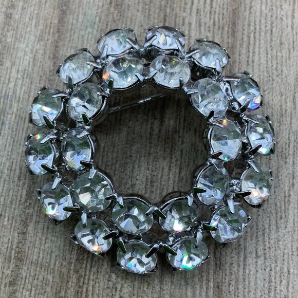 Glam Rhinestone Round Vintage Style Silver Tone Brooch Pin - Picture 1 of 6